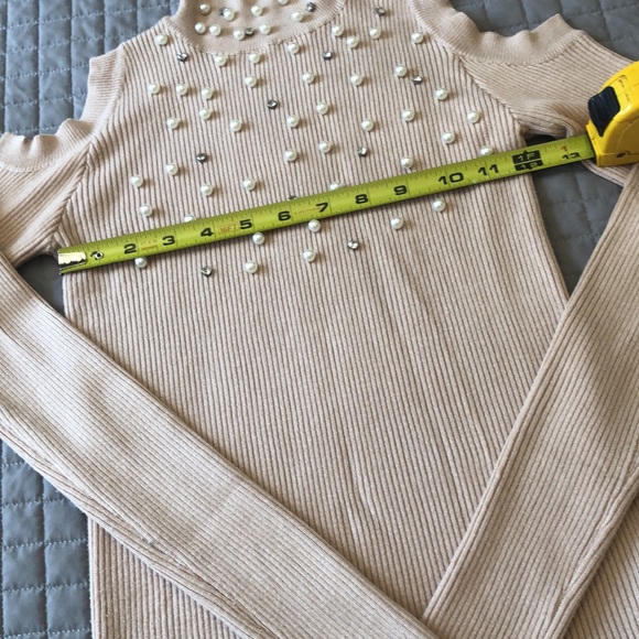 🎉Like NEW - Venus Embellished Sweater - Picture 4 of 10